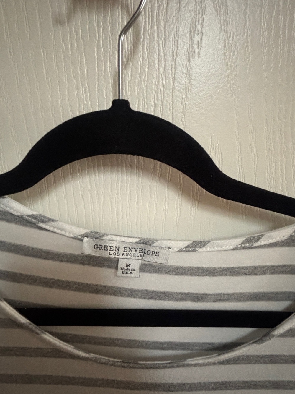 Green Envelope Women's White and Gray Striped Scoop Neck Tee